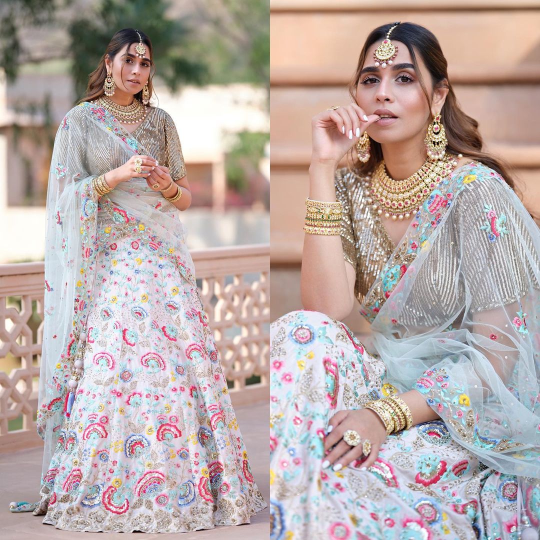 Summiyya is looking effortlessly stunning in this vibrant lehenga.