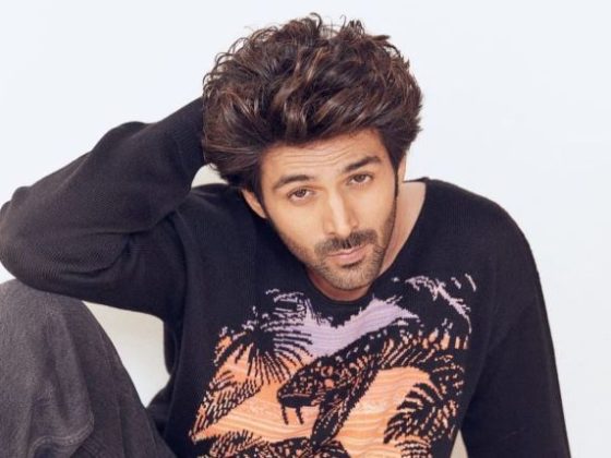 Bhool Bhulaiyaa 2': Kartik Aaryan Introduces To His 'Saheliyan' In The  Latest Poster